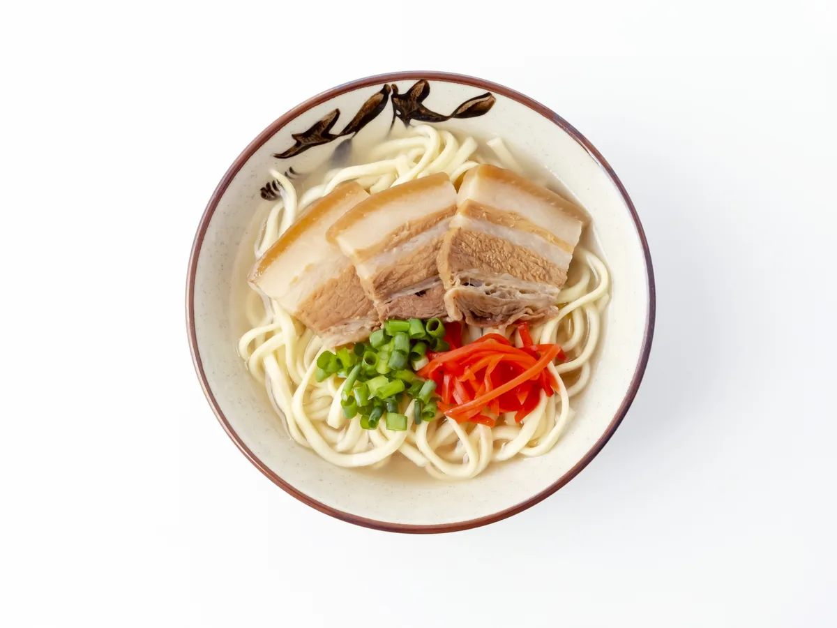 沖縄そばの料理写真